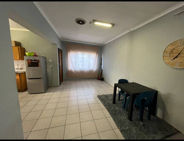 2 BEDROOM FREEHOLD FOR SALE IN BO-DORP